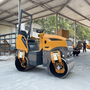 座駕式壓路機ST1500